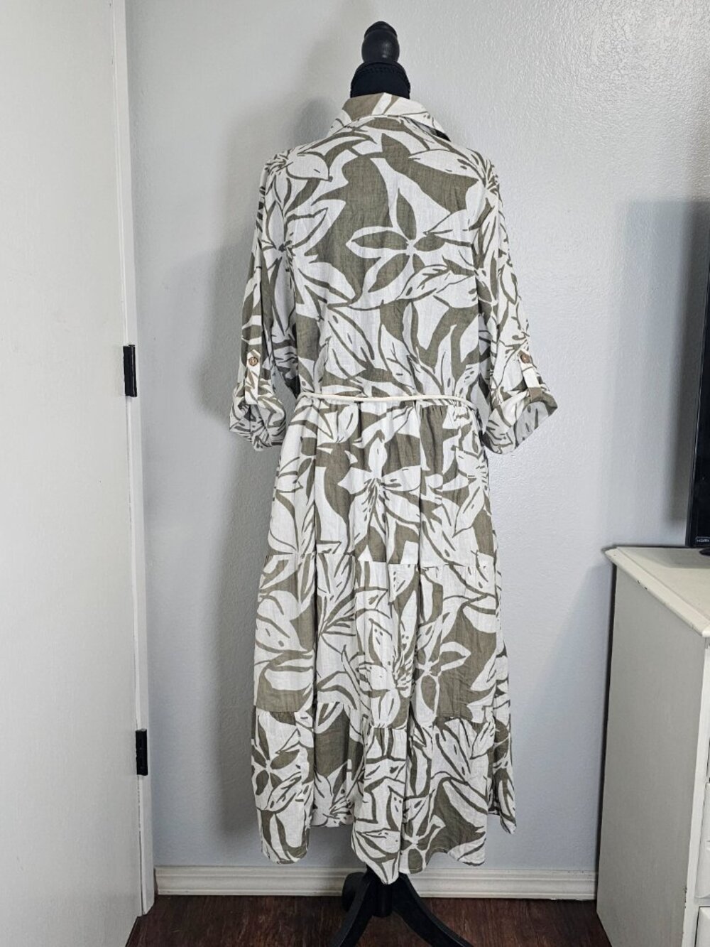 Mlle Gabrielle Olive Green White Floral Tiered Midi Vacation Dress - Size 2XL - Picture 3 of 7
